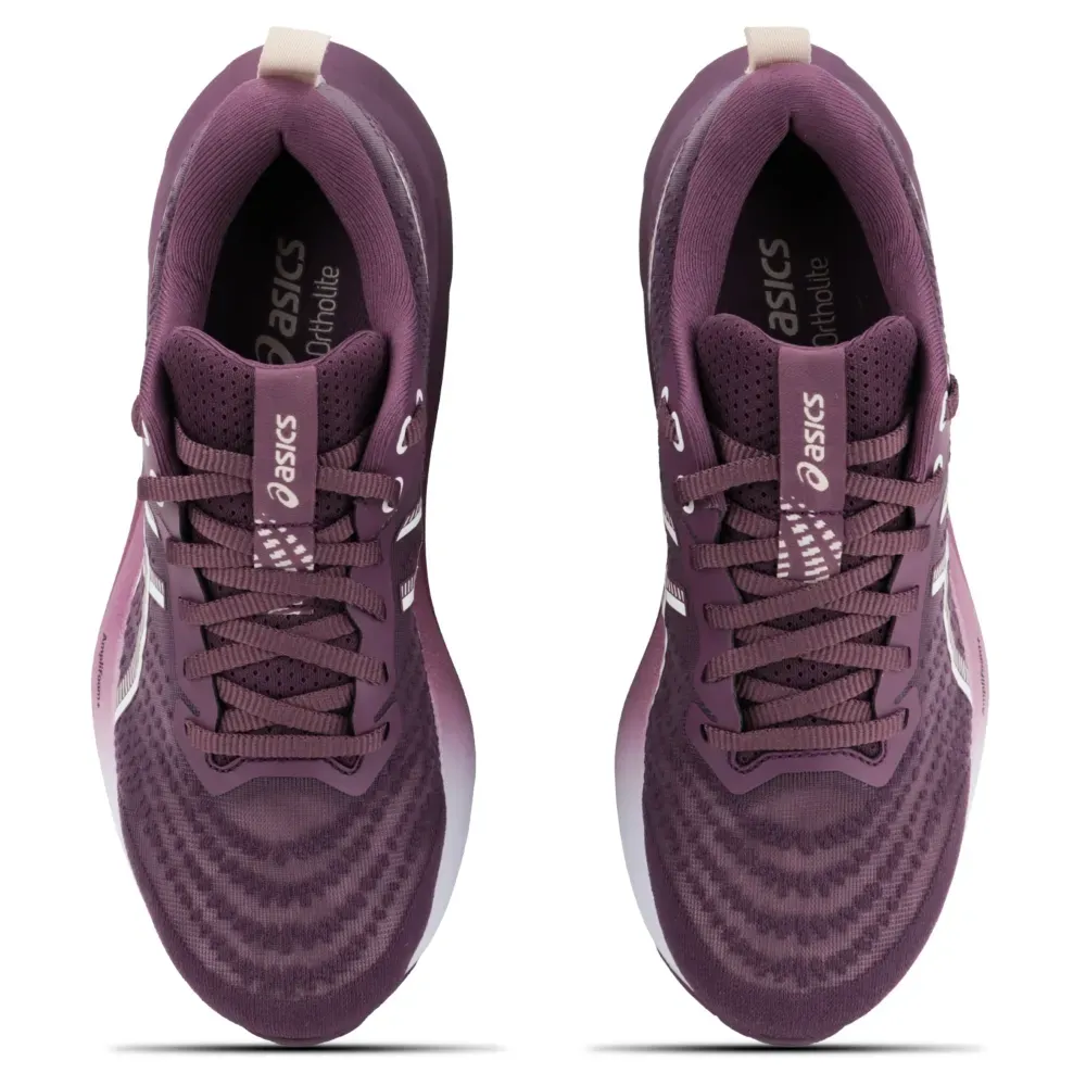 Detalhe do tênis Asics Gel-Shogun 8 feminino roxo mostrando amortecimento e design